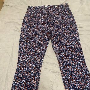 GAP FOR GOOD
Skinny Floral Print Pants